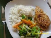 Fleisch:  Mariniertes Hähnchenbrustfilet in Sesampanade an Wokgemüse und Kokosreis - Rezept