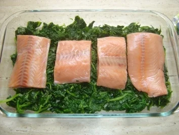 Rezept: Lachs auf Blattspinat Lachs auf Blattspinat - Rezept