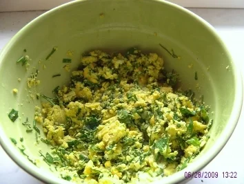 Rezept: Gefüllte Eier mit Sauerampfer und Gartenkräuter Bild Nr. 5 Gefüllte Eier mit Sauerampfer und Gartenkräuter - Rezept - Bild Nr. 5