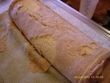 Erdbeer-Biskuitrolle mit Vanille-Quarkcreme - Rezept - Bild Nr. 21