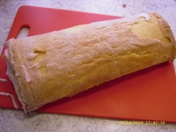 Erdbeer-Biskuitrolle mit Vanille-Quarkcreme - Rezept - Bild Nr. 22