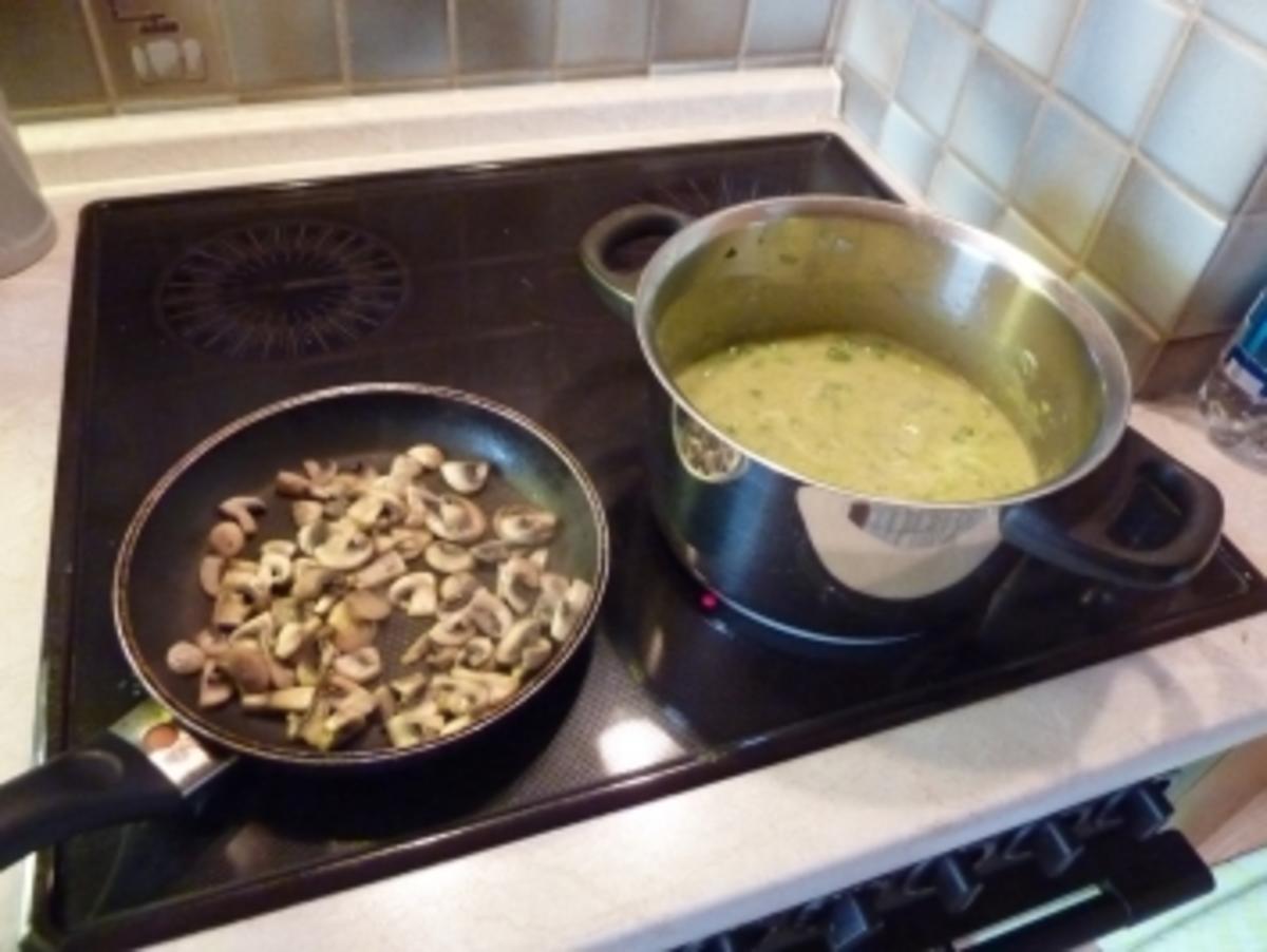 Kartoffel-Lauch-Suppe mit Pfifferlingen - Rezept - kochbar.de