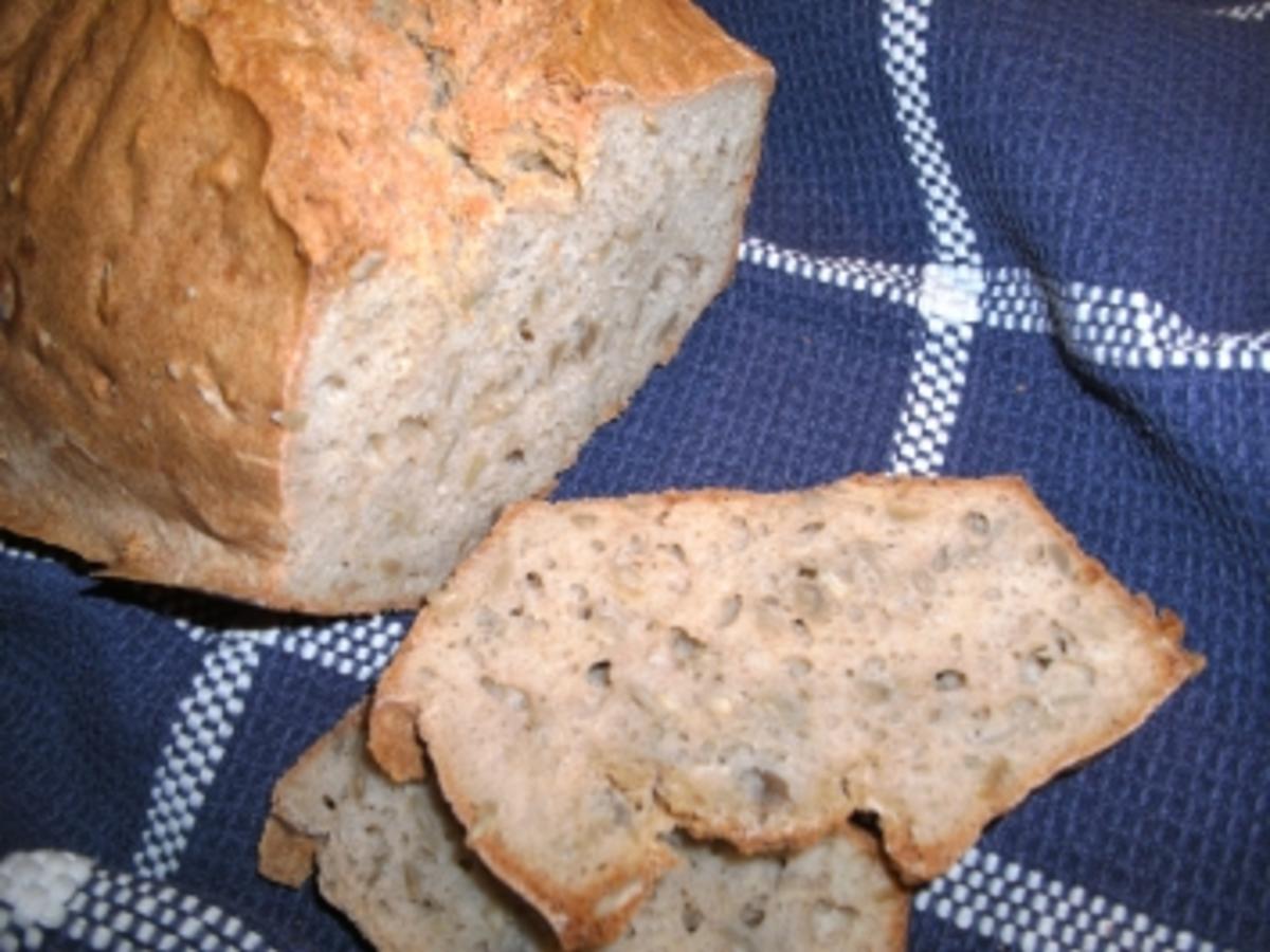 Buchweizen Dinkelbrot mit Sonnenblumenkernen - schnell &amp; einfach - 216 ...