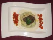 Edelfisch mit Kardamom-Kruste auf Petersilienwurzel-Püree und Wermutsoße - Rezept