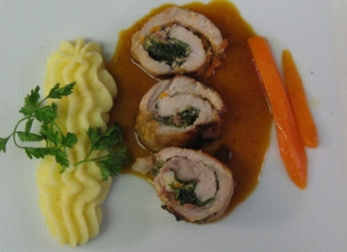 Pegnitzer Schweinsroulade auf Schmorsoße und Kartoffelpüree - Rezept