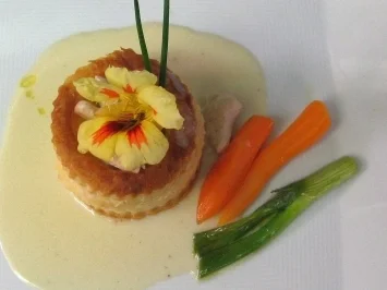 Rezept: Ragout Fin vom Stubenküken mit Gemüse und Champagnersoße Ragout Fin vom Stubenküken mit Gemüse und Champagnersoße - Rezept