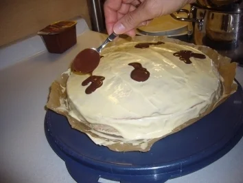 Rezept: Kikis Kuhfell-Kuchen für Kathi Bild Nr. 9 Kikis Kuhfell-Kuchen für Kathi - Rezept - Bild Nr. 9