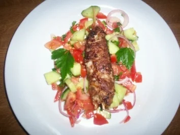 Hackspieße auf Bauernsalat - Rezept - Bild Nr. 4