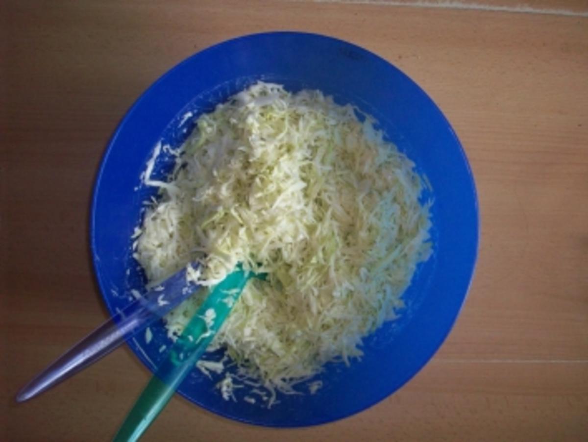 Krautsalat mit Weißkohl frisch und Mayonnaise - Rezept mit Bild ...