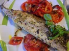 Makrele im Ofen gegrillt mit Paprika-Tomaten-Beilage - Rezept