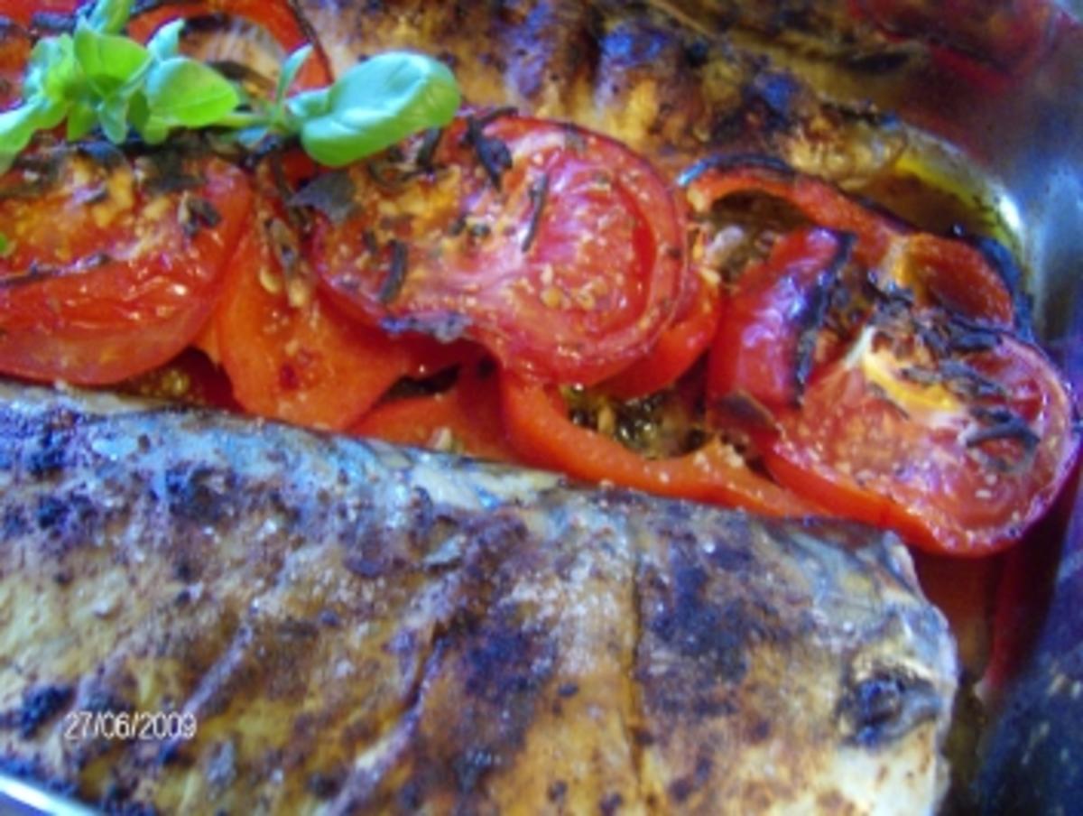 Makrele im Ofen gegrillt mit Paprika-Tomaten-Beilage - Rezept - Bild Nr. 6