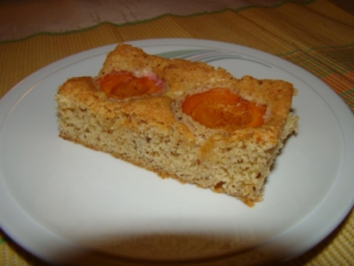 Schneller Marillen - Nuss - Kuchen - Rezept - Bild Nr. 2