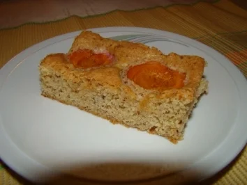 Rezept: Schneller Marillen - Nuss - Kuchen Bild Nr. 2 Schneller Marillen - Nuss - Kuchen - Rezept - Bild Nr. 2