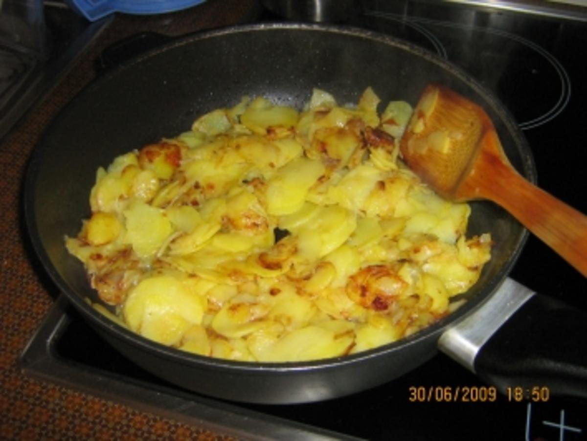 Wurstsalat mit Bratkartoffeln (Bürgermeisterart) - Rezept - Bild Nr. 12
