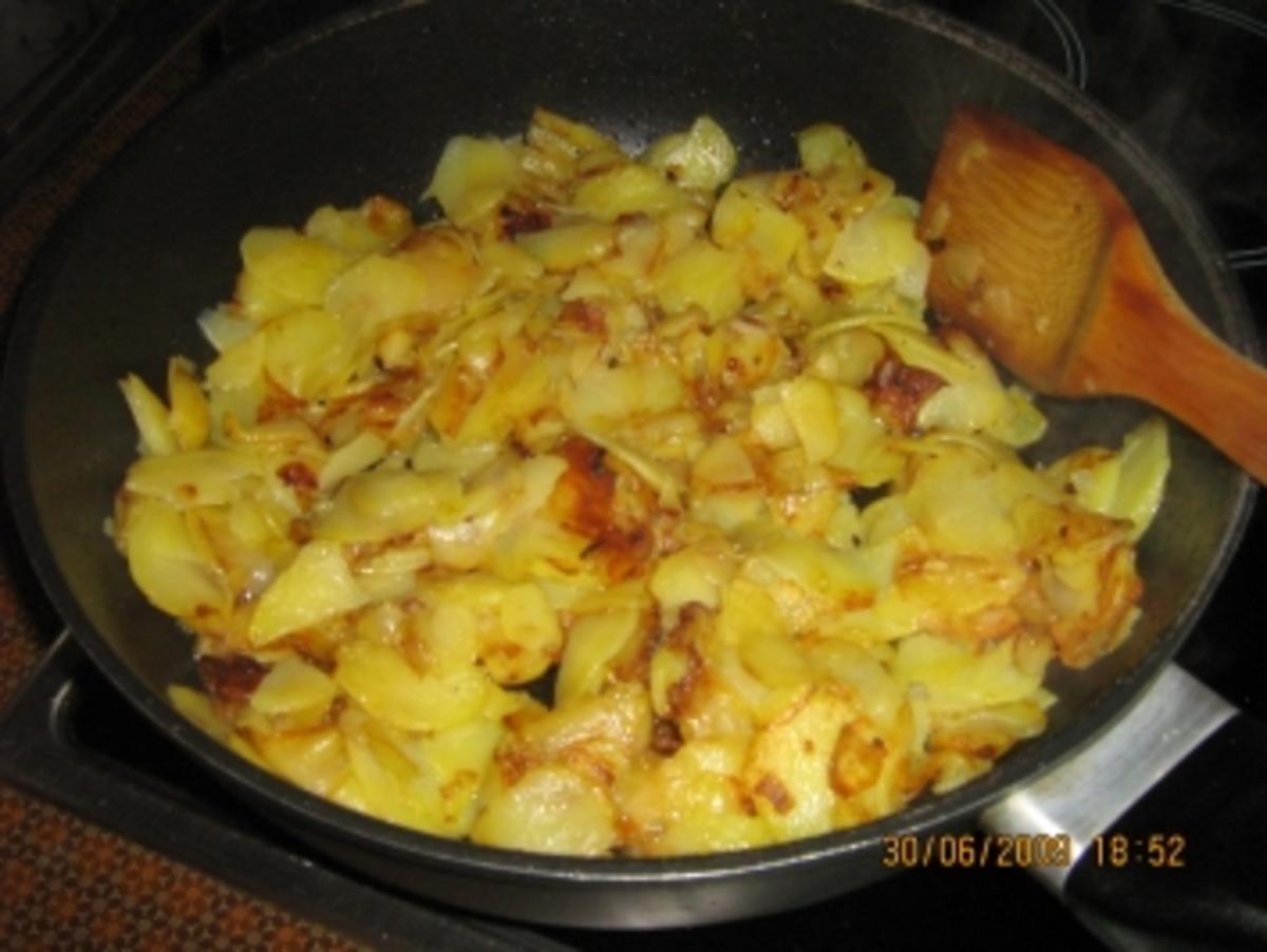 Wurstsalat mit Bratkartoffeln (Bürgermeisterart) - Rezept - Bild Nr. 13
