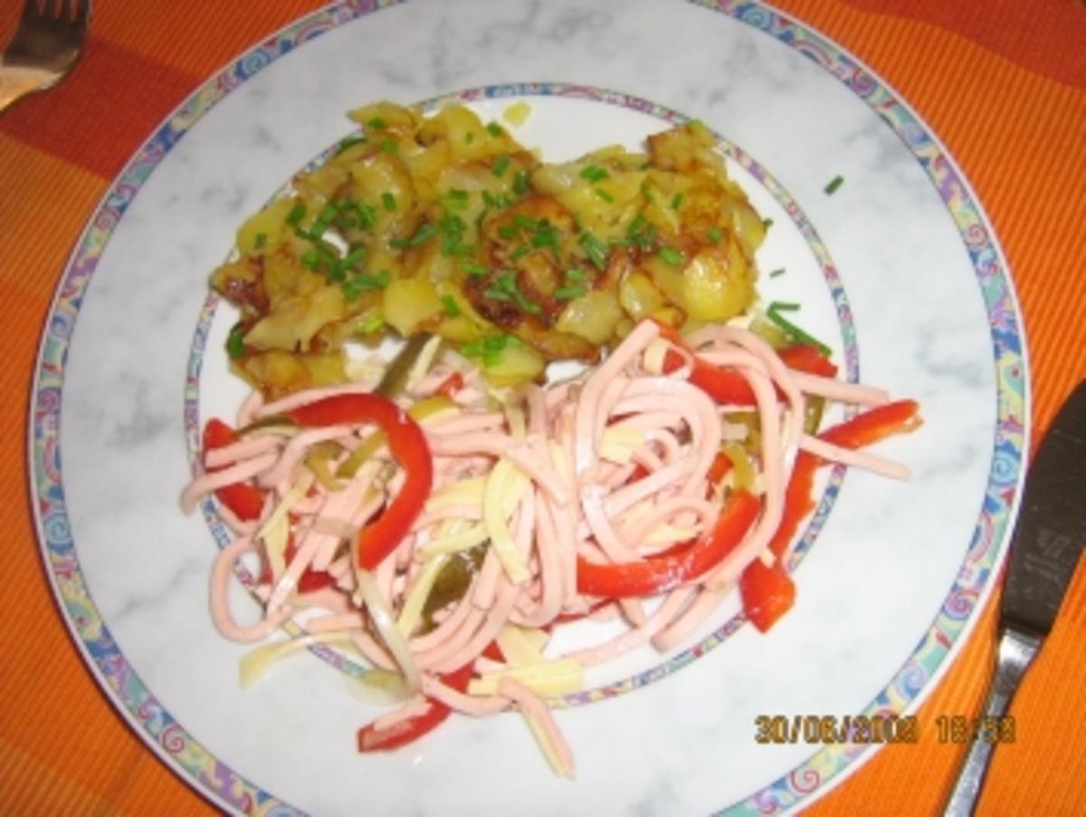Wurstsalat mit Bratkartoffeln (Bürgermeisterart) - Rezept - Bild Nr. 16