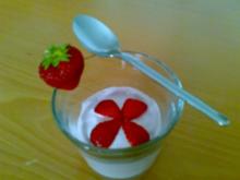 ** Dessert & Süßes ** Quarkcreme mit frischen Erdbeeren - Rezept