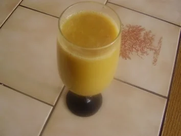 Bananen-Orangen-Apfel-Drink - Rezept
