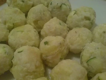 Zucchini-Parmesan-Klößchen - Rezept