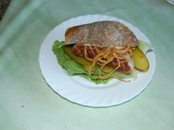 Bratwurst-Hot-Dog im Mehrkornbrötchen - Rezept