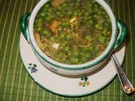 Erbsensuppe mit Eierschwammerln und Erdäpfeln - Rezept