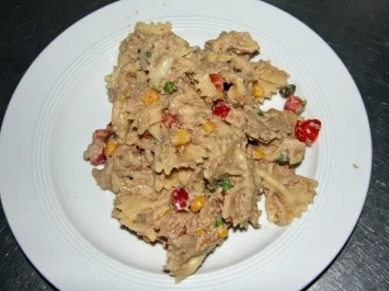 Nudelsalat mit Thunfisch-Kaperncreme - Rezept