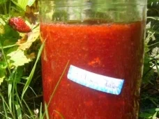 Erdbeermarmelade mit Holunderblüten - Rezept