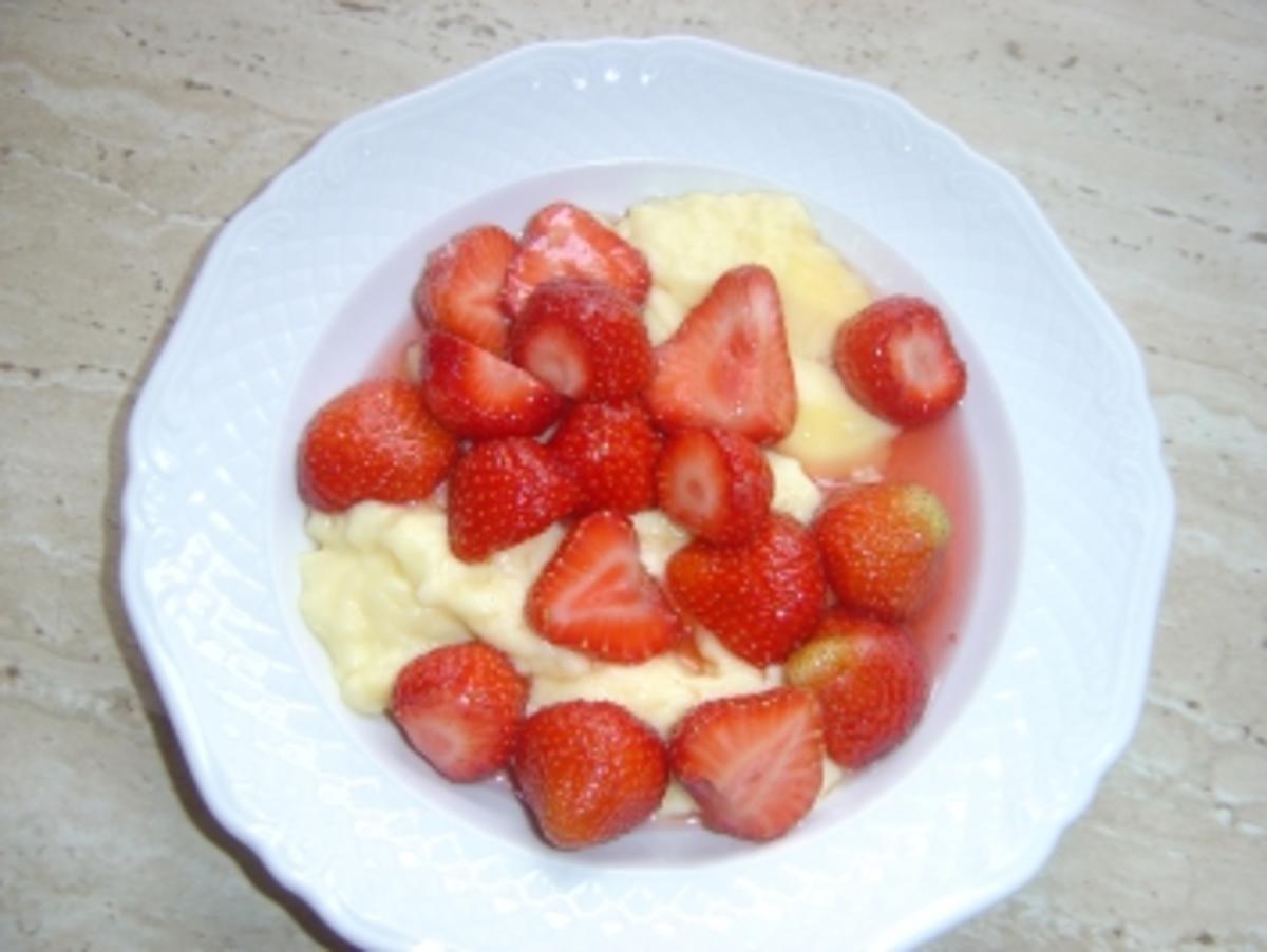 Vanillepudding mit Erdbeeren - Rezept