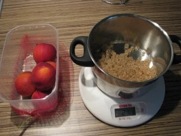 "MARMELADE" Johannisbeer-Nektarinen-Marmelade - Rezept - Bild Nr. 2