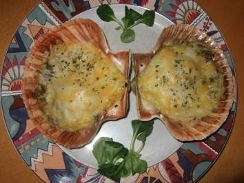 Rezept: Überbackene Jacobsmuscheln Überbackene Jacobsmuscheln - Rezept