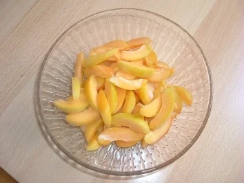 Rezept: AUFLAUF: APRIKOSEN-AUFLAUF Bild Nr. 2 AUFLAUF: APRIKOSEN-AUFLAUF - Rezept - Bild Nr. 2