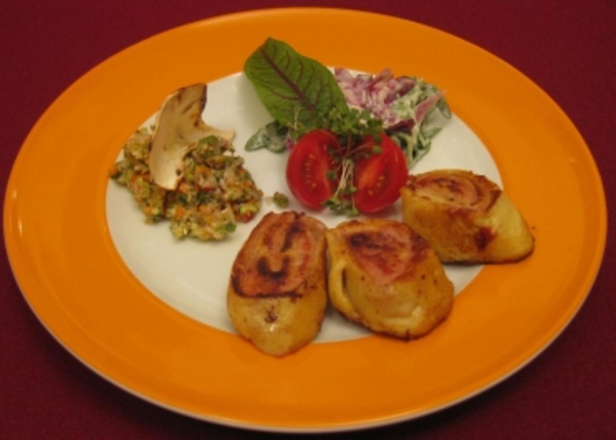 Brätstrudel-Kanzone mit Gemüse-Pizzicato an Salatkoloratur - Rezept