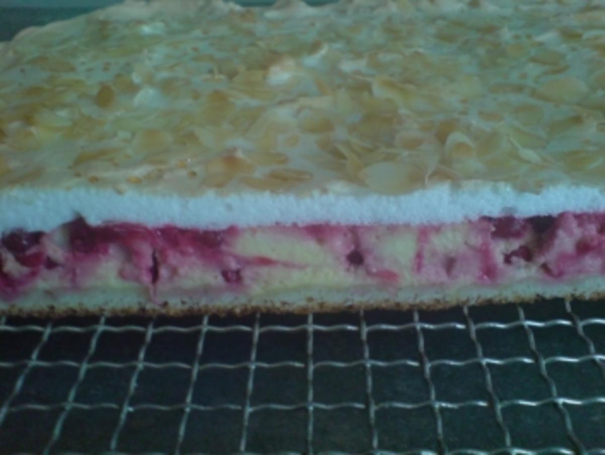 Saftiger Johannisbeer-Blechkuchen - Rezept - Bild Nr. 2