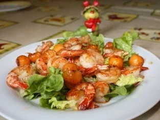 Honigmelone trifft Riesengarnele im Salatbett - Rezept