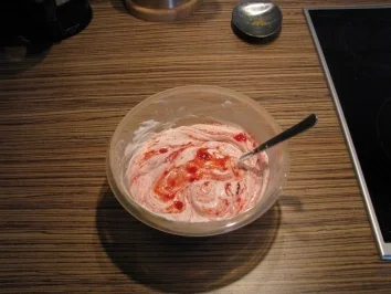 "DESSERT" Sommer-Quark - Rezept