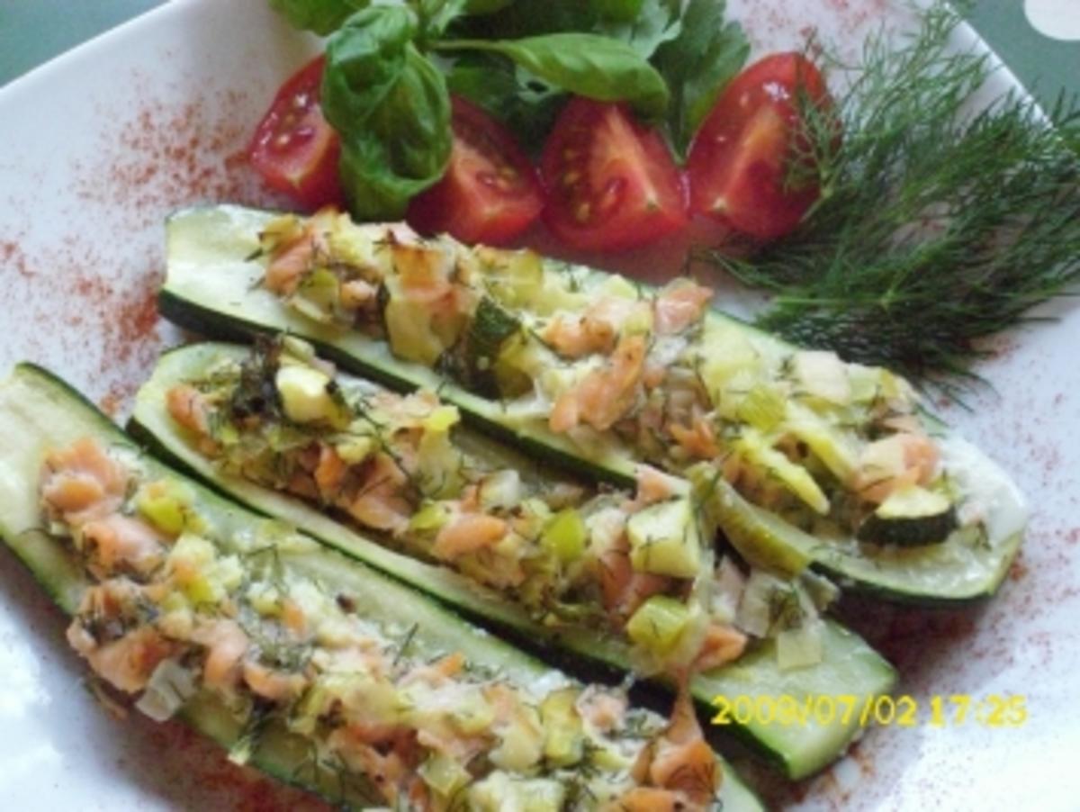 Gemüse:  Zucchinischiffchen mit Räucherlachs - Rezept - Bild Nr. 4