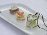 Leberwursttürmchen dazu Zucchiniröllchen und Chili-Kokos-Türmchen - Rezept