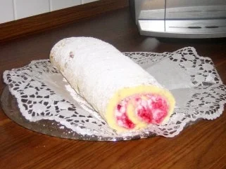 Erdbeer - Biskuit - Rolle - Rezept