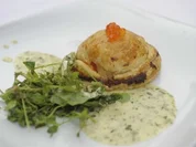 Auberginen-Lachstarte mit Kapernbutter - Rezept