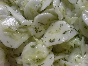 Gurken in Dillsahne - Rezept