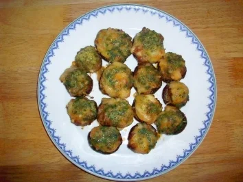 Champignongs pikant gefüllt - Rezept