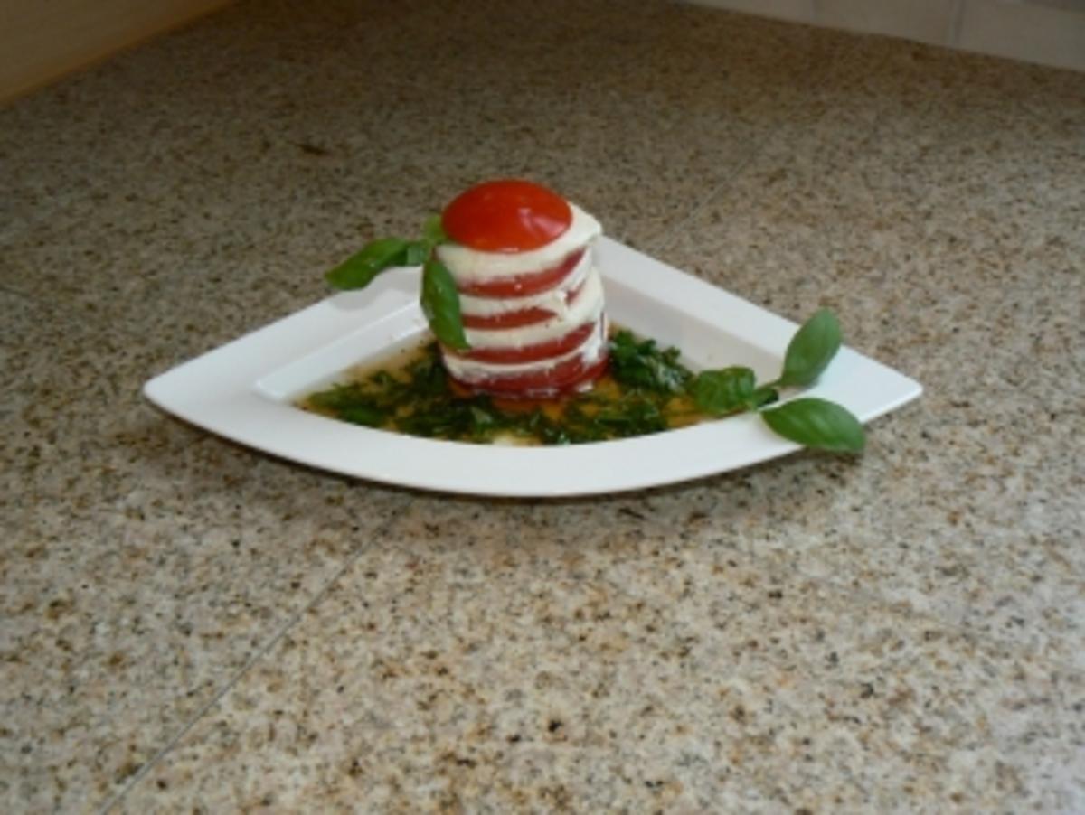 Tomate Mozzarella Salat mal anders - Rezept