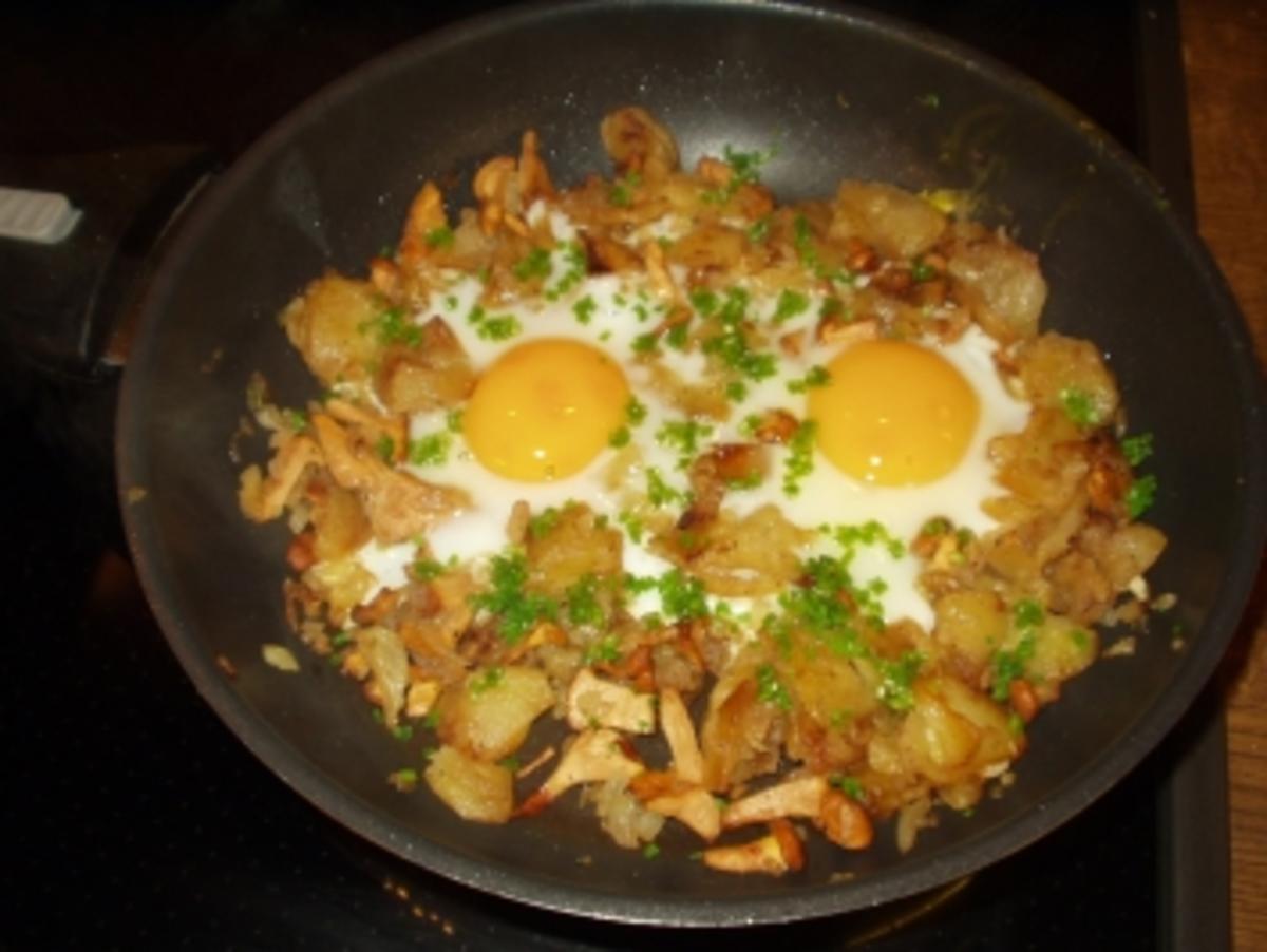 Eierschwammerl-Gröstl - Rezept mit Bild - kochbar.de
