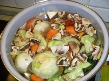 Pekingsuppe "Pork" ohne Eier mit Nudeln - Rezept - Bild Nr. 4