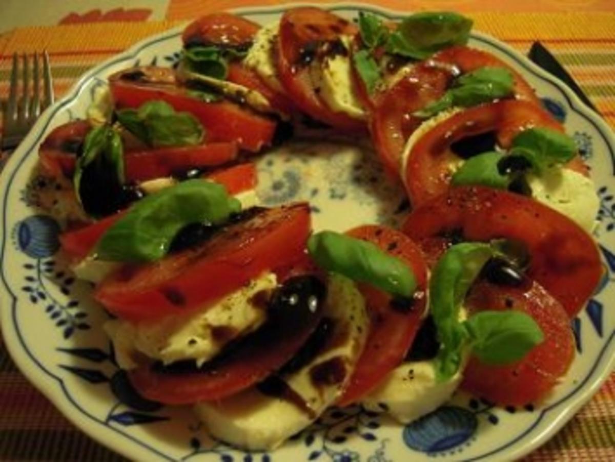 Tomaten- und Mozzarella mit Balsamico Creme - Rezept - Bild Nr. 2