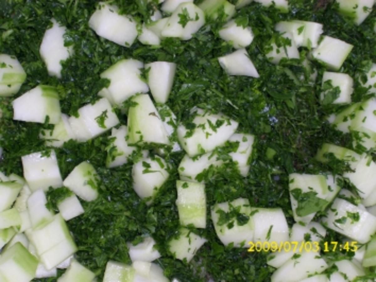 Fisch:  Lachsfilet im Maisgriesmantel mit Kräuterkartoffelsalat - Rezept - Bild Nr. 2