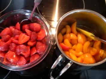 Rezept: Erdbeer-Aprikosen-Tiramisu Bild Nr. 3 Erdbeer-Aprikosen-Tiramisu - Rezept - Bild Nr. 3