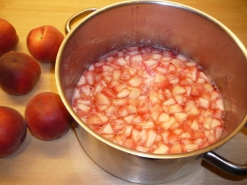 Pfirsichmarmelade raffiniert, lecker und fruchtig - Rezept mit Bild ...