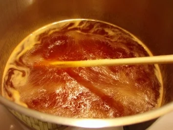 Rezept: Tomatengelee, ergibt 6 Gläser a 450ml (das 6te große Glas ist schon bei Mutti) Bild Nr. 4 Tomatengelee, ergibt 6 Gläser a 450ml (das 6te große Glas ist schon bei Mutti) - Rezept - Bild Nr. 4