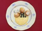 Profiteroles mit Mousse au Chocolat an Bourbon-Vanille-Soße - Rezept